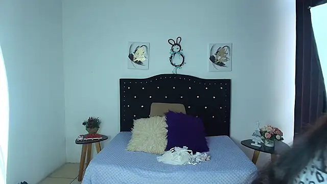 Snapshot of SammySmall_F_w chatting on December 15, 9:42 pm SammySmall F w online show from December 15, 9:42 pm