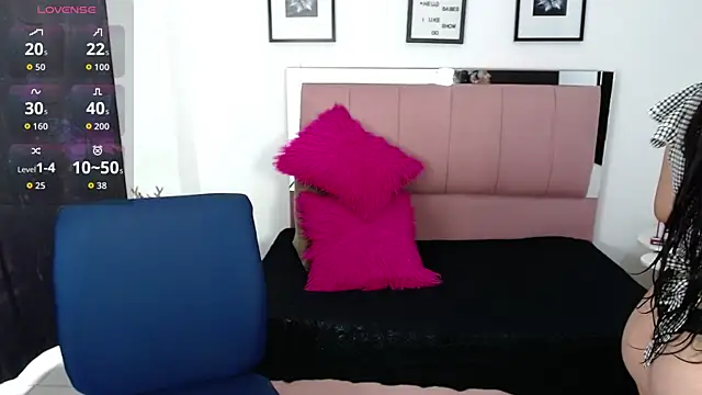 Snapshot of SammySmall_F_w chatting on December 22, 9:26 pm SammySmall F w online show from December 22, 9:26 pm