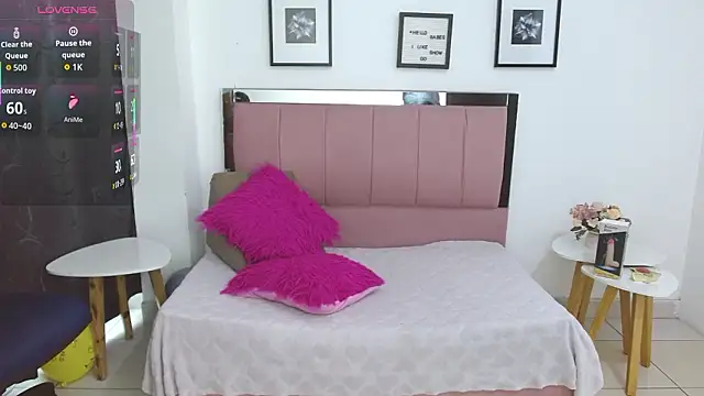 Snapshot of SammySmall_F_w chatting on February 2, 10:20 pm SammySmall F w online show from February 2, 10:20 pm