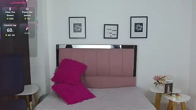 Snapshot of SammySmall_F_w chatting on February 5, 10:05 pm SammySmall F w online show from February 5, 10:05 pm