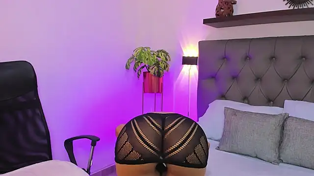 Snapshot of lena_clark_ chatting on September 23, 12:34 pm lena clark online show from September 23, 12:34 pm