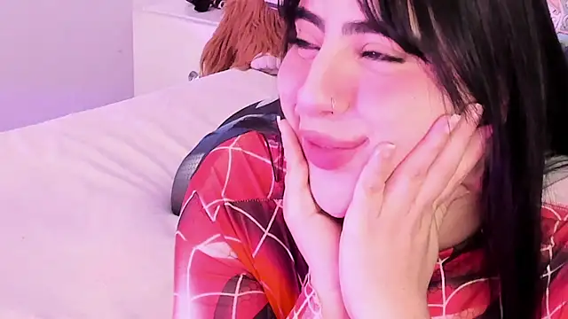 Camila Matinez  online show from April 14, 1:10 am