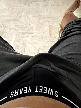 AXEL 84 online show from October 25, 2:39 pm