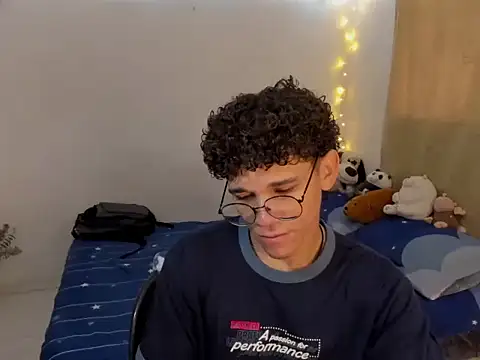 Snapshot of Tom_Blues chatting on November 10, 2:00 pm Tom Blues online show from November 10, 2:00 pm