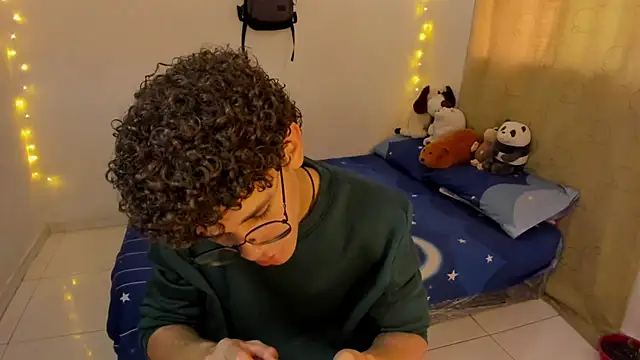 Snapshot of Tom_Blues chatting on November 26, 4:07 pm Tom Blues online show from November 26, 4:07 pm