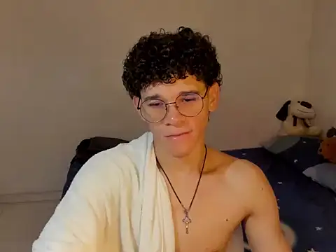 Snapshot of Tom_Blues chatting on October 28, 12:59 pm Tom Blues online show from October 28, 12:59 pm