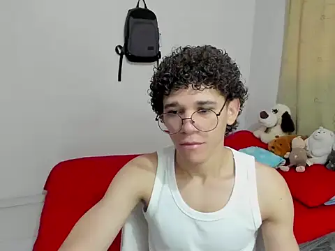 Snapshot of Tom_Blues chatting on October 2, 1:36 pm Tom Blues online show from October 2, 1:36 pm