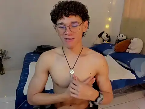 Snapshot of Tom_Blues chatting on November 4, 12:53 pm Tom Blues online show from November 4, 12:53 pm