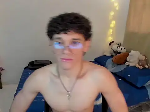 Snapshot of Tom_Blues chatting on November 18, 2:20 pm Tom Blues online show from November 18, 2:20 pm