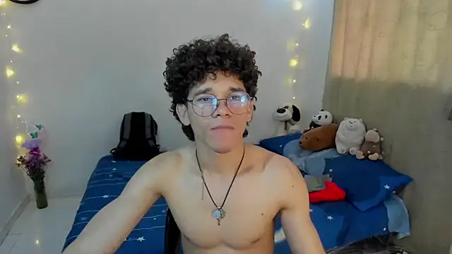 Snapshot of Tom_Blues chatting on November 13, 3:05 pm Tom Blues online show from November 13, 3:05 pm