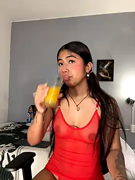 Snapshot of KimTayloor1 chatting on November 13, 7:51 pm KimTayloor1 online show from November 13, 7:51 pm