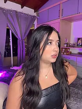 Emiily Moore1 online show from December 5, 3:49 am