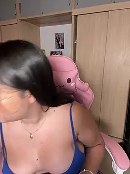 Emiily Moore1 online show from February 7, 2:41 am