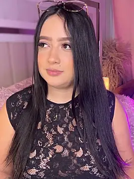 Emiily Moore1 online show from November 17, 10:36 pm