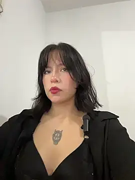 Snapshot of aliciia_23 chatting on November 7, 11:08 pm aliciia 23 online show from November 7, 11:08 pm