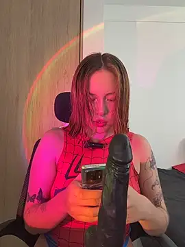 aliciia 23 online show from April 13, 9:30 pm