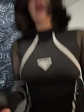 Snapshot of aliciia_23 chatting on October 30, 4:11 am aliciia 23 online show from October 30, 4:11 am