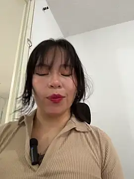 Snapshot of aliciia_23 chatting on November 6, 9:08 pm aliciia 23 online show from November 6, 9:08 pm