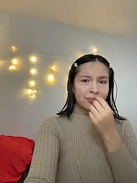 aliciia 23 online show from December 5, 8:39 pm