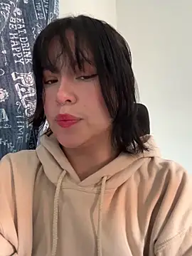 Snapshot of aliciia_23 chatting on October 25, 7:36 pm aliciia 23 online show from October 25, 7:36 pm