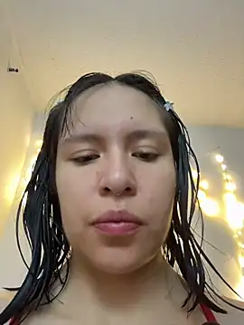 aliciia 23 online show from December 2, 2:12 am