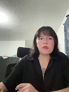 Snapshot of aliciia_23 chatting on October 2, 3:32 am aliciia 23 online show from October 2, 3:32 am