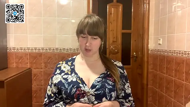 MaroonMoon  online show from November 22, 8:51 pm