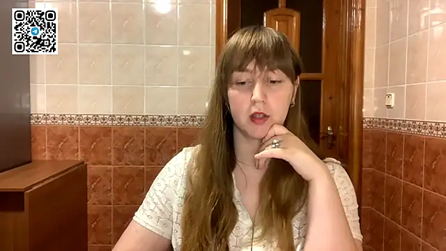 MaroonMoon  online show from October 10, 7:47 pm