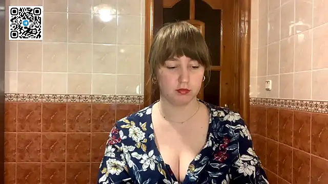 MaroonMoon  online show from January 11, 9:22 pm