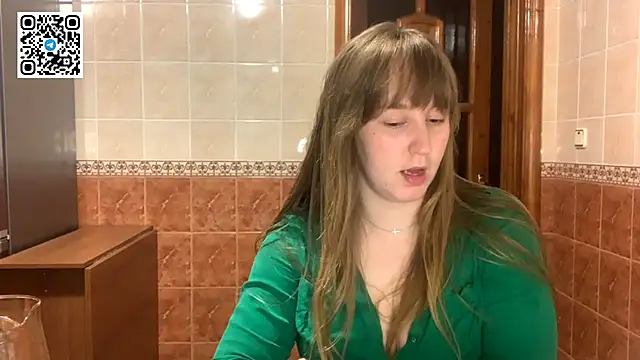 MaroonMoon  online show from October 22, 7:46 pm