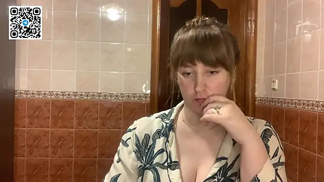 MaroonMoon  online show from January 9, 9:00 pm