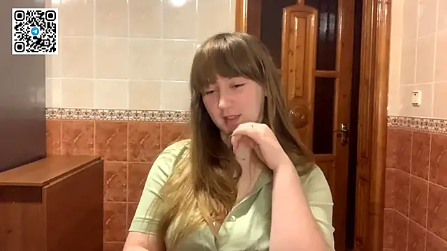 MaroonMoon  online show from November 18, 8:45 pm