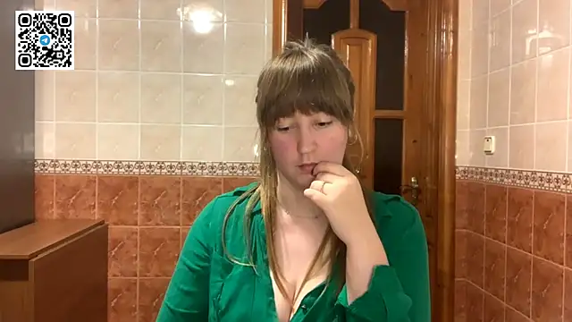 MaroonMoon  online show from November 19, 8:31 pm