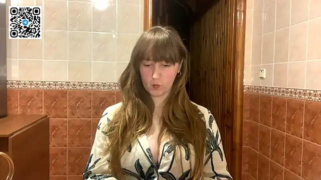 MaroonMoon  online show from October 24, 7:35 pm