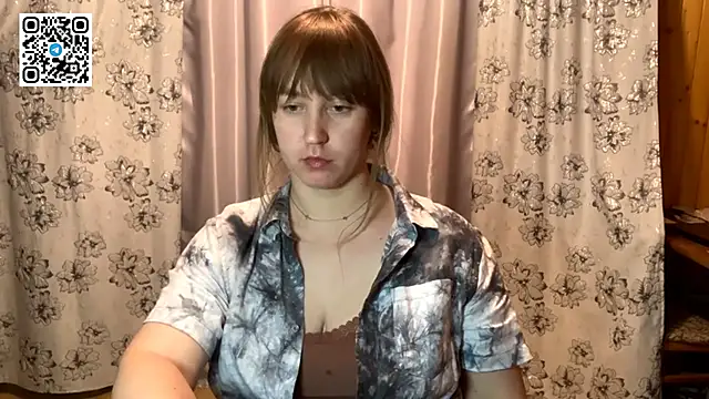 MaroonMoon  online show from October 15, 7:44 pm