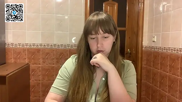 MaroonMoon  online show from November 12, 8:45 pm