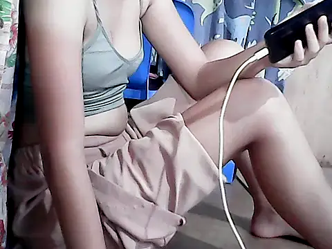 pinay-momm1682 online show from April 7, 9:22 am