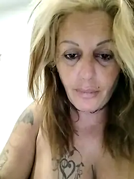 canariamorbosa online show from November 8, 10:13 pm