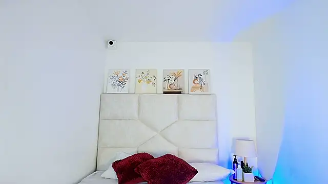 elizawiliamst online show from May 13, 12:23 pm