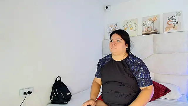elizawiliamst online show from May 18, 12:21 pm