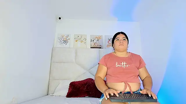 elizawiliamst online show from April 29, 5:17 pm