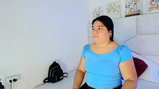 elizawiliamst online show from June 1, 12:49 pm