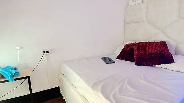 elizawiliamst online show from April 22, 5:53 pm