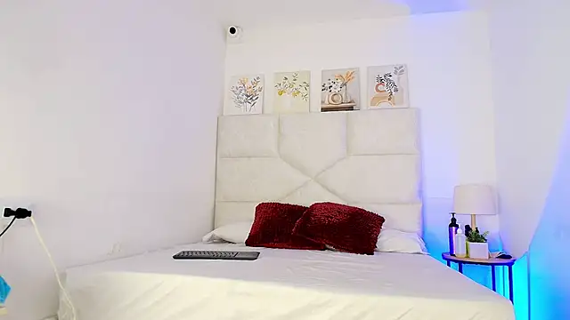 elizawiliamst online show from May 12, 12:55 pm