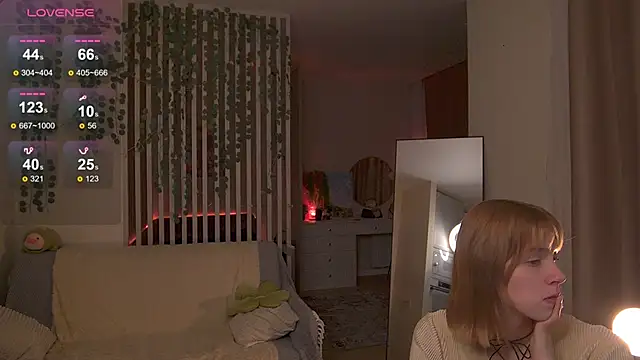 Snapshot of sofiapurex chatting on February 4, 8:04 pm sofiapurex online show from February 4, 8:04 pm