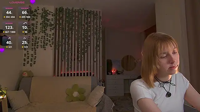 Snapshot of sofiapurex chatting on February 7, 8:06 pm sofiapurex online show from February 7, 8:06 pm