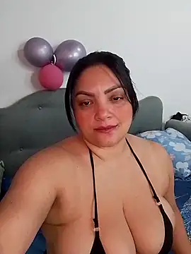 tiffany Johnson1 online show from February 13, 10:32 pm