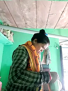 Manavi x online show from April 4, 2:29 am