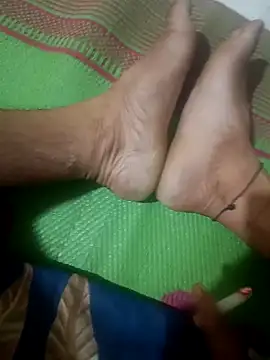 bobby3374 online show from October 28, 1:10 pm