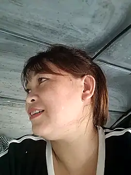 Snapshot of Lyly_nuce chatting on October 19, 9:56 am Lyly nuce online show from October 19, 9:56 am